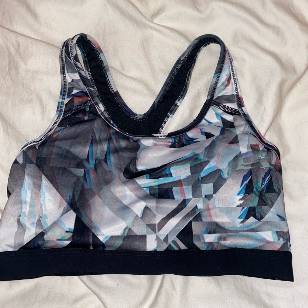 Nike sports bra size m